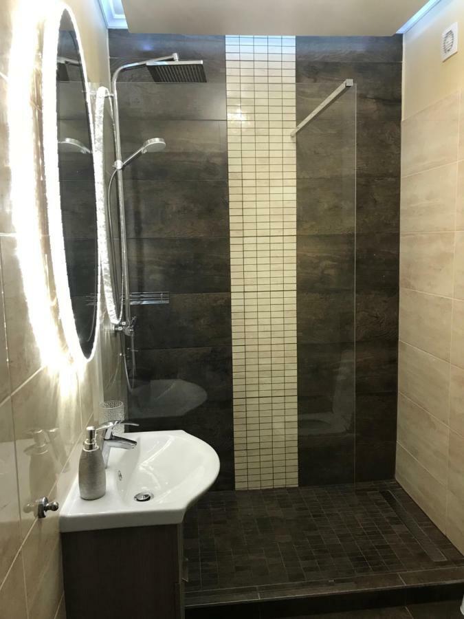 에게르 Glamour Apartman 아파트 외부 사진