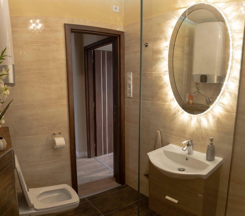 에게르 Glamour Apartman 아파트 외부 사진